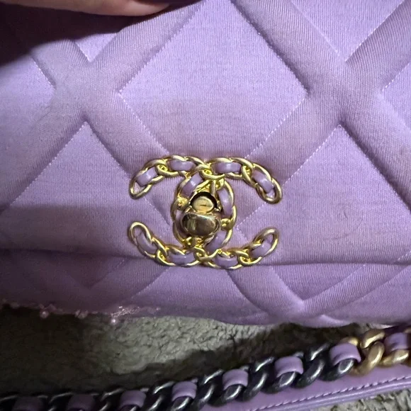 Chanel 19 fabric Lavender Quilted Shoulder Bag with Gold Chain - Picture 10 of 16